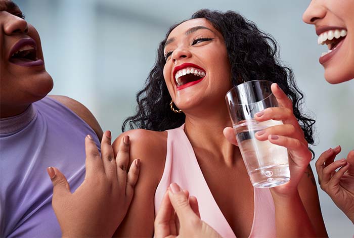 Avon lanza su icónico labial líquido Power Stay con fórmula mejorada y un nuevo diseño