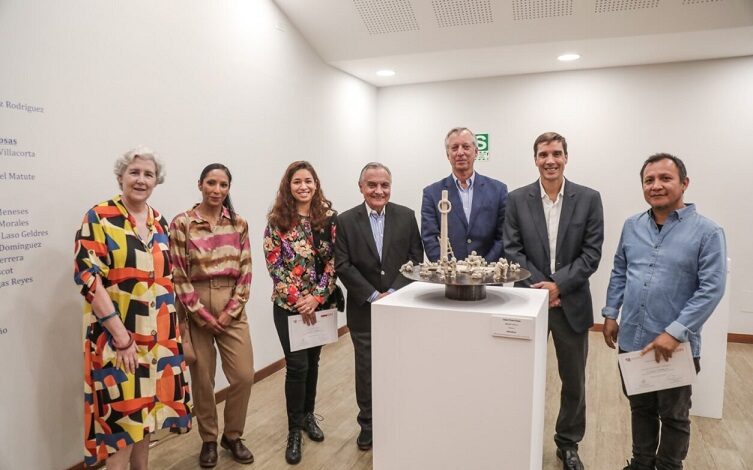BRITÁNICO presenta la exposición del XXV Concurso de Escultura, premio IPAE a la empresa