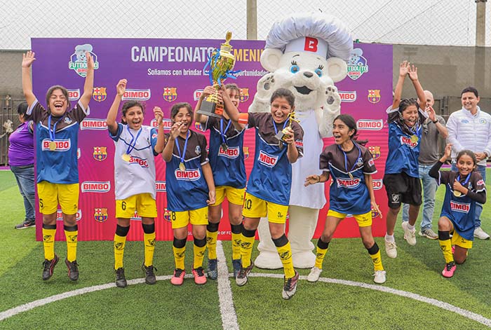 Niñas de la Academia River Sacachispas de Comas campeonan en el Futbolito Bimbo 2024