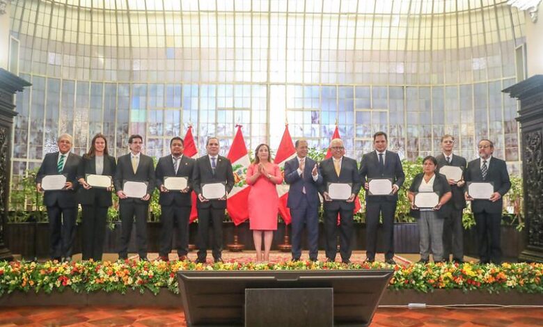 MTPE entrega condecoración Orden del Trabajo a CAPECO por 20 años de diálogo con resultados y buenas prácticas con trabajadores de construcción civil