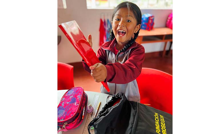 La Fundación Prosegur entrega 776 kits escolares a alumnos en Perú