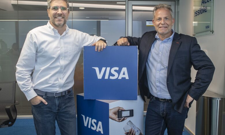 Pluxee y Visa se unen para lanzar tarjeta hecha 100% plástico reciclado en Perú