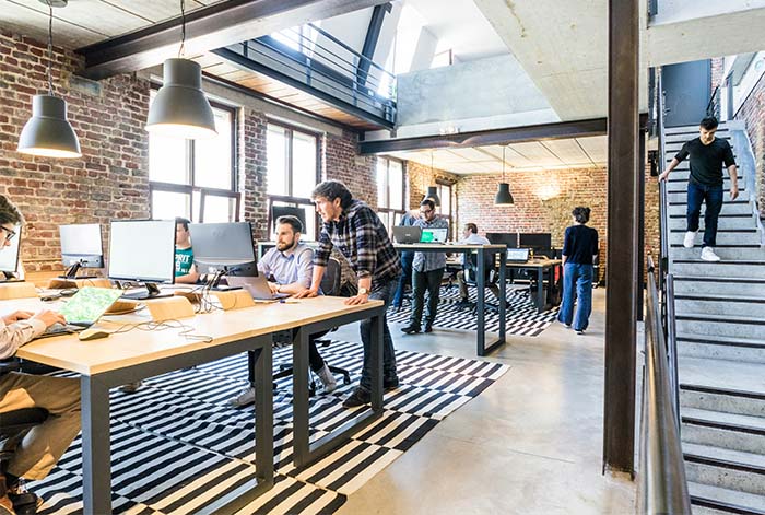 Hot Desking: La clave para entornos laborales modernos y productivos