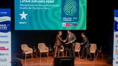 LATAM Perú recibió reconocimiento Huella Carbono Perú de manos del Ministro del Ambiente