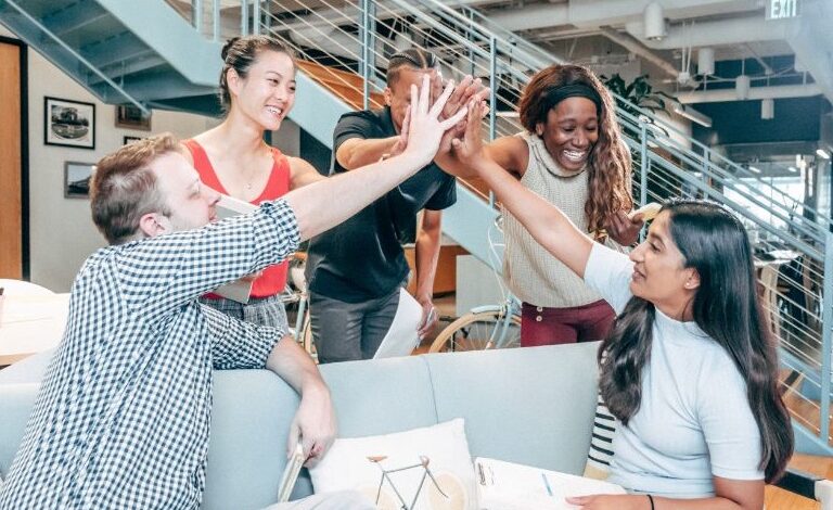 Conoce las cinco claves para alcanzar la felicidad laboral