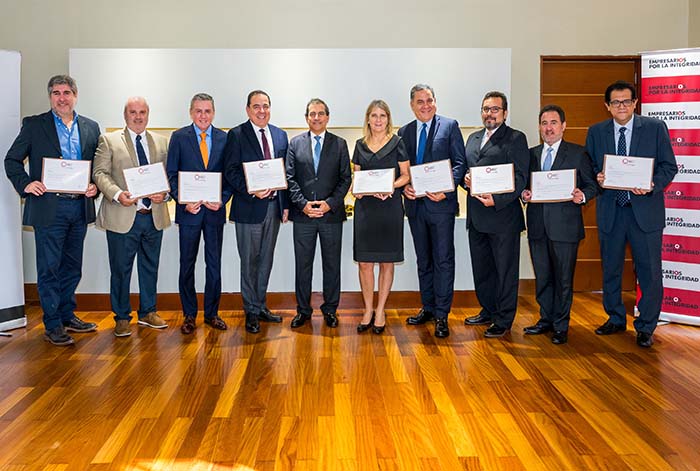 Ferreycorp y todas sus empresas reciben Certificación Antisoborno de Empresarios por la Integridad