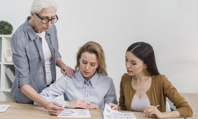 Conexión intergeneracional: ¿Cómo fomentar la colaboración en el trabajo?
