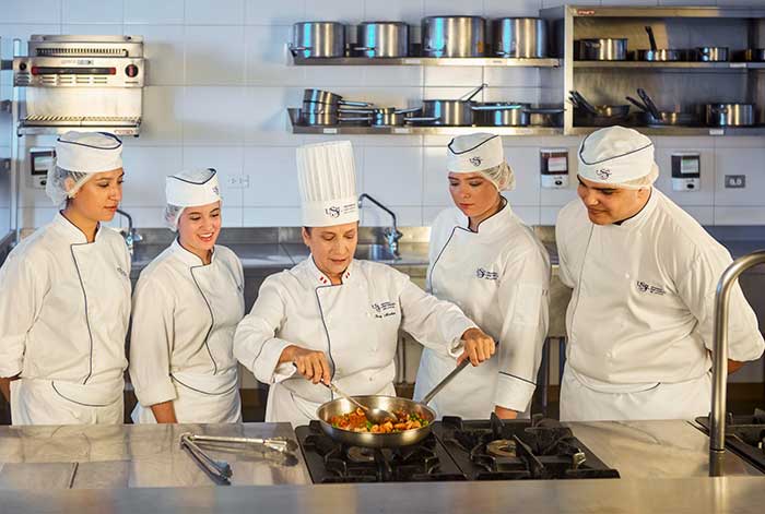 Facultad de HTG de la USIL es nominada a Mejor Escuela de Cocina
