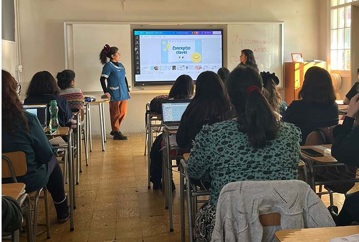 ViewSonic potencia la enseñanza en la Escuela Santa Filomena en Chile a través de pantallas interactivas