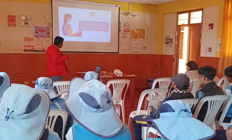 Programa PAIS: adolescentes de comunidad Ninamarca reciben charlas para la prevención del embarazo en Cusco