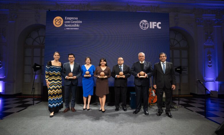 Industrias San Miguel recibe distintivo “Empresa Socialmente Responsable” por tercera vez