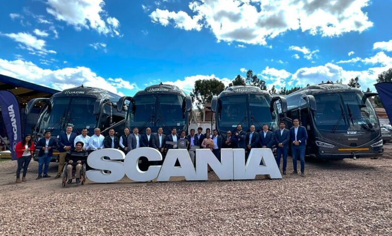 scania continua su liderazgo en el sur con entrega de flota de buses para el corredor minero