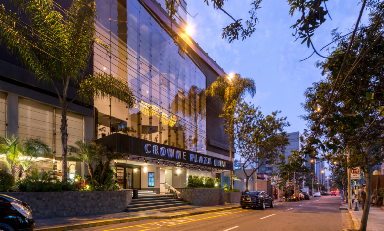 CROWNE PLAZA LIMA gana el World Travel Award en la categoria Mejor Hotel de Negocios de Perú 2024