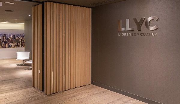 Asúa Inversiones compra el 5% de LLYC y la dueña de Mayoral refuerza su posición