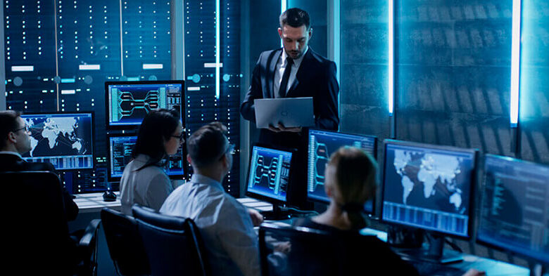 Experian explica cómo la educación tecnológica puede proteger a los usuarios y negocios en línea