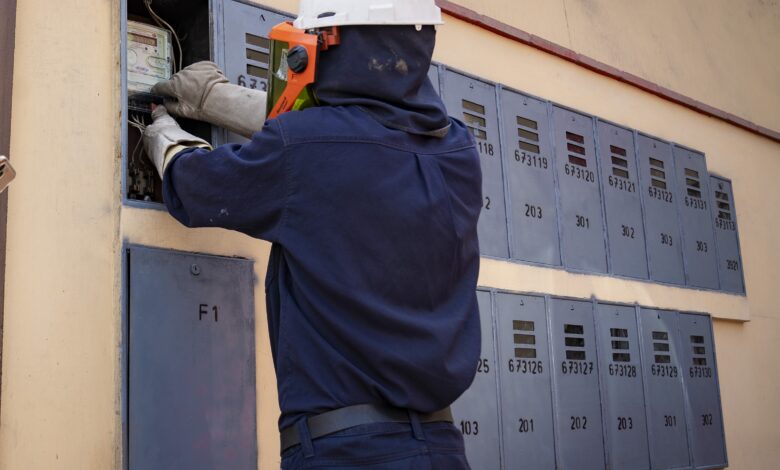 ¿Cómo reconocer a un trabajador de Luz del Sur y evitar caer en estafas de falsos electricistas?
