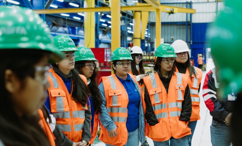 Komatsu-Mitsui impulsa el desarrollo de nuevas generaciones a través de alianzas con instituciones educativas como SENATI