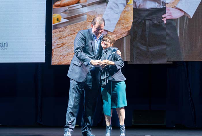 Elia García, reconocida como Mejor Chef Mujer en los Premios Summum 2024, llevará su sazón amazónica a los vuelos de LATAM Airlines Perú