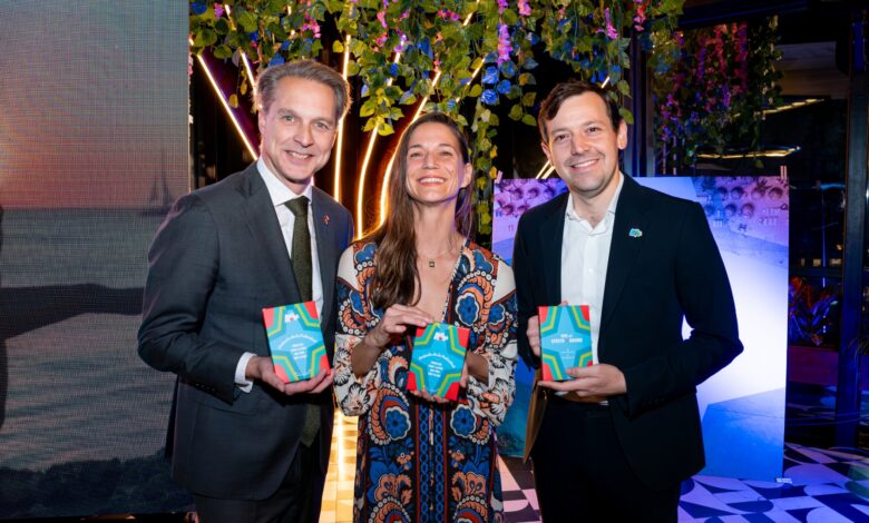 Aruba presenta "El Oráculo de la Felicidad": un set de cartas inspirado en la magia de la Isla Feliz