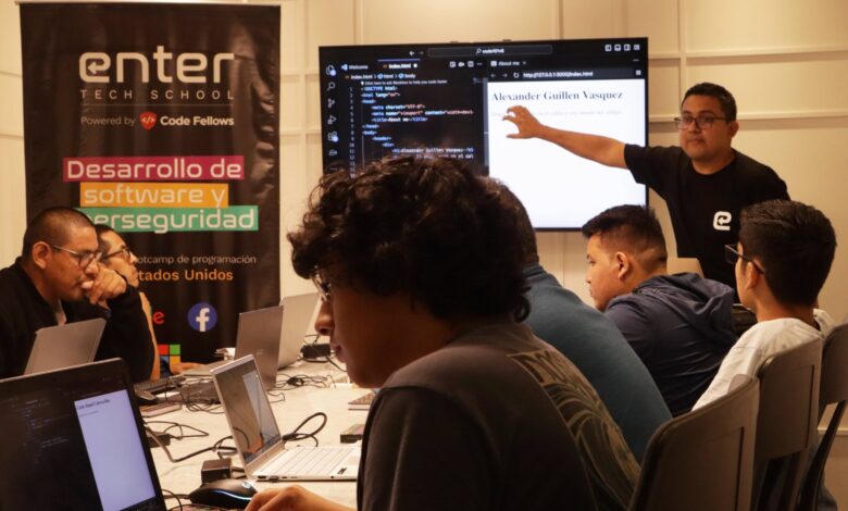 La carrera tecnológica de siete meses con sueldos de hasta 15 mil soles: Desarrollador Full Stack