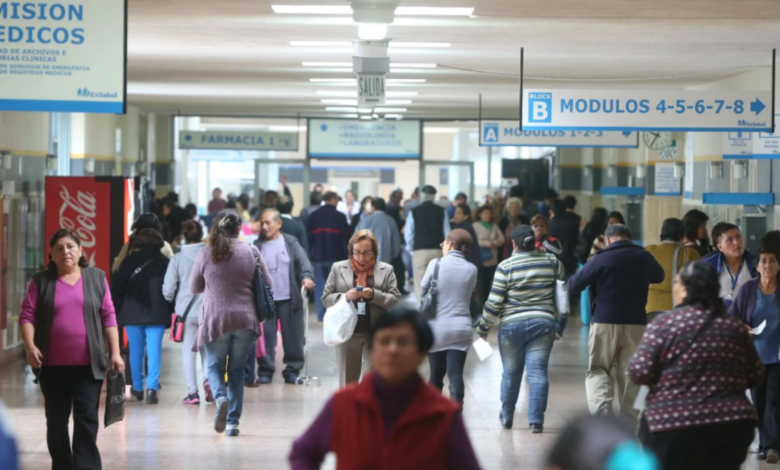 Llamado a la acción: Reclaman mejoras en la atención de salud para las personas adultas mayores
