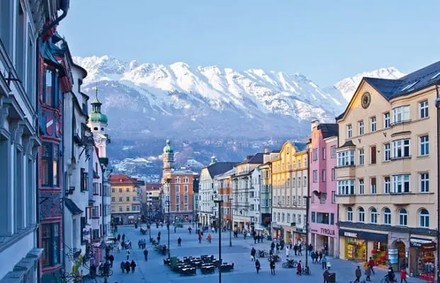 ¿Buscando viajar por fiestas? Descubre lugares imperdibles para visitar en el invierno europeo