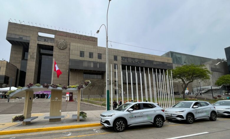 Luz del Sur pone a disposición vehículos 100% eléctricos para el traslado de los participantes del APEC - Perú 2024