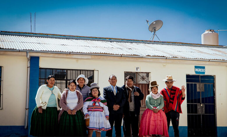 Premios EIKON 2024 reconoce iniciativa "Conectando Sueños" que beneficia a colegio en Yunguyo