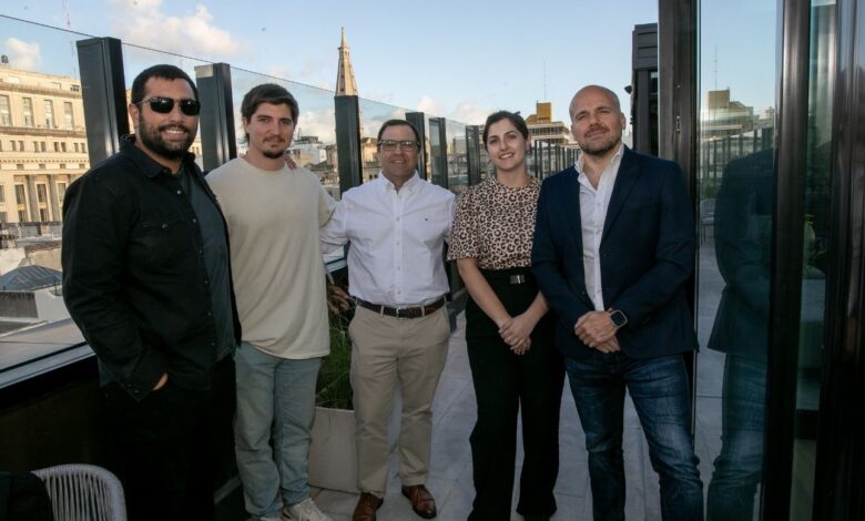 LÍDERES DEL ECOSISTEMA TECNOLÓGICO E INVERSOR URUGUAYO SE REUNIERON EN EL ROOFTOP DE CASA EL GLOBO