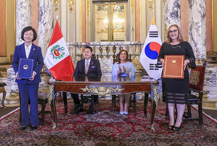 El Perú y Corea firman acuerdo para la implementación de certificación electrónica en el comercio de productos pesqueros
