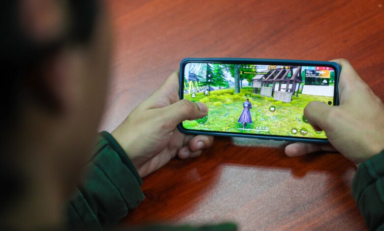 Consumo mensual de datos de internet móvil desde celulares se duplicó en los últimos cuatro años