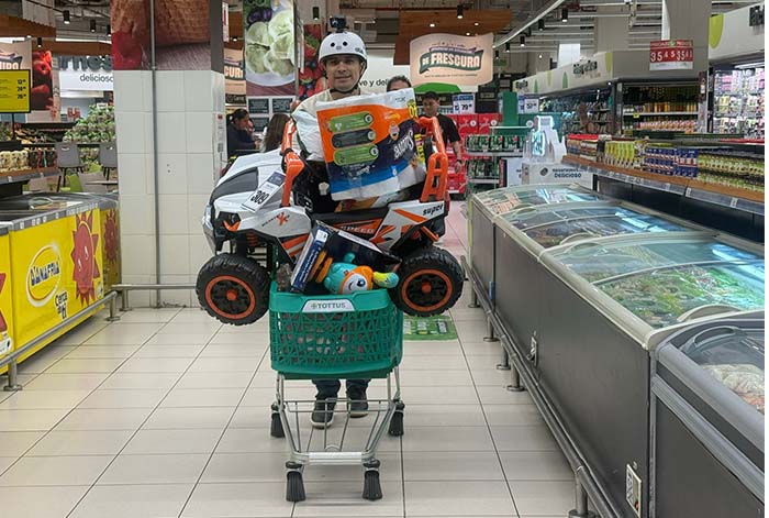 Más de 30 personas tuvieron 2 minutos para llenar su carrito de supermercado con todo lo que quisieron