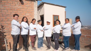 Mediante su programa de Responsabilidad Social Empresarial (RSE), también capacitó a cerca de 30 mujeres de la zona en el sistema drywall.