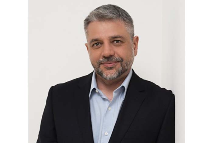 Víctor menghi, nuevo principal para industria y consumo en Minsait para Perú