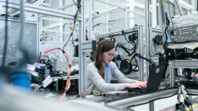 Mujeres en la era digital: 4 consejos para liderar en las ciencias tecnológicas