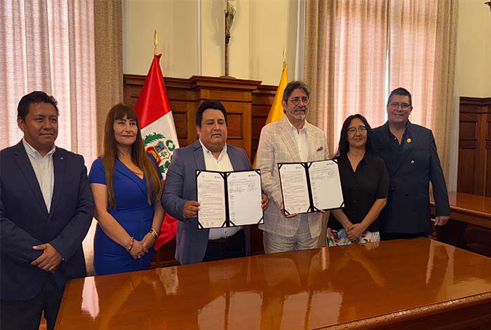 Municipios de Paracas y Miraflores promocionarán atractivos turísticos, cultura y artesanía