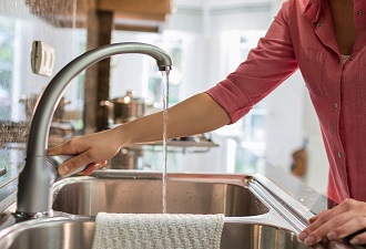 Gotas de cambio: aprende a ahorrar agua en casa y contribuir a la protección de nuestros glaciares