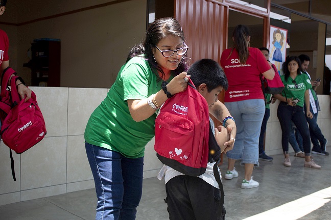 Más de 300 niños de primaria recibirán útiles escolares gracias a la campaña “Mochila Lista” de la ONG Comparte Perú