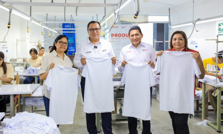PRODUCE supervisa la fabricación de más de un millón de kits escolares por S/ 228 millones para el inicio del año escolar