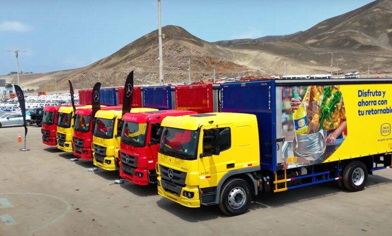 Mercedes-Benz entrega 15 camiones Atego 1419 a Arca Continental
