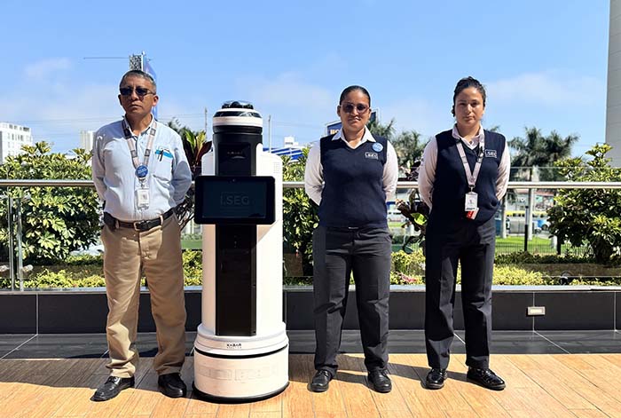 Retail peruano da un paso al futuro con el primer sistema de patrullaje robotizado en Plaza San Miguel