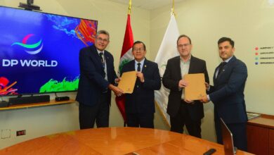 Ministro de Economía y Finanzas y presidente del Congreso visitaron instalaciones de DP World Callao