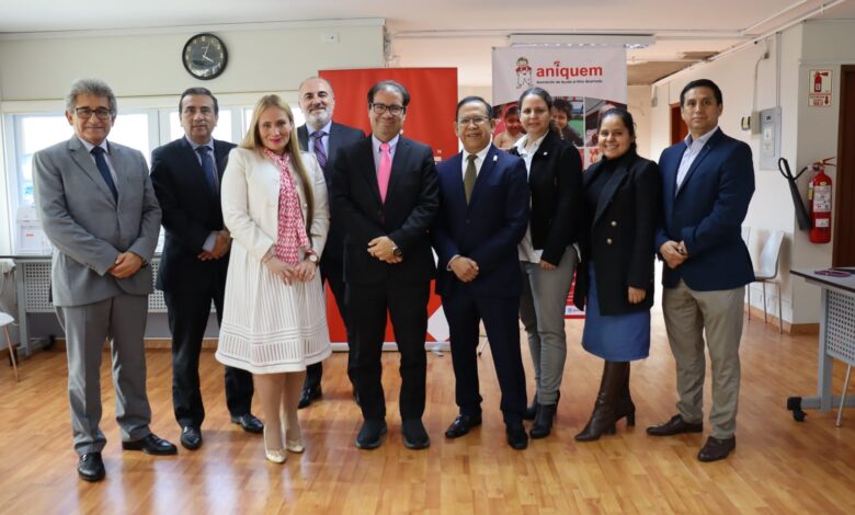 ANIQUEM y FONAFE firman convenio de cooperación para apoyar a niños quemados y promover el reciclaje