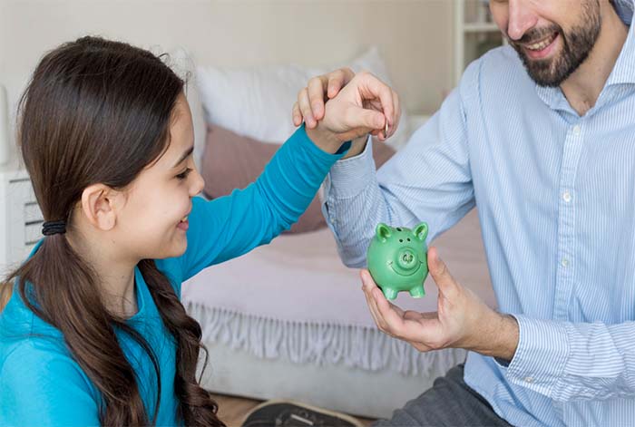 5 hábitos financieros que toda familia debería enseñar (incluso a los más pequeños)
