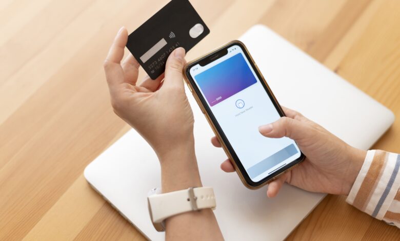 Del efectivo al smartphone: ¿cómo está cambiando la relación del peruano con el dinero?