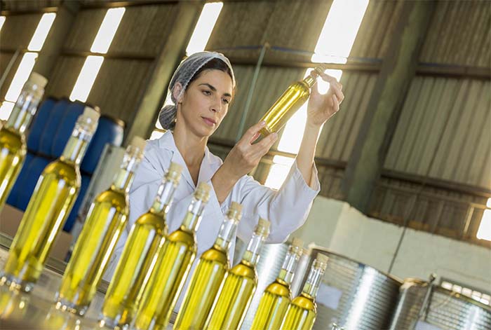 INACAL promueve el uso de normas técnicas para impulsar la calidad y exportación del aceite de oliva