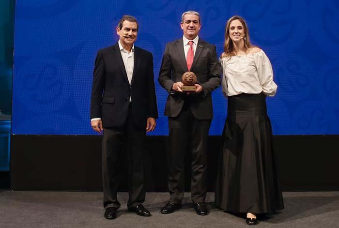 Arca Continental Lindley reafirma su liderazgo sostenible al recibir el Distintivo EGS 2024 por 12 años consecutivos