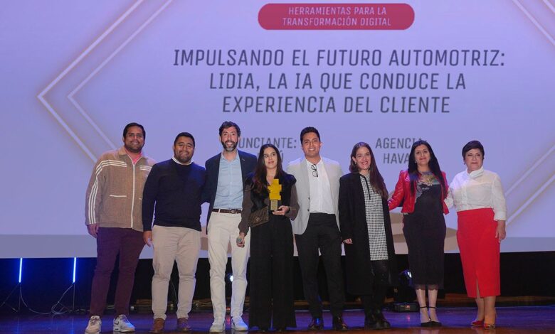 kia perú se convierte en la primera marca del sector automotriz en ganar un iab mixx award