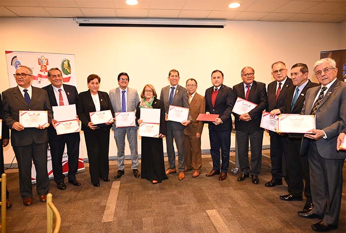 Instituto en Ciencias de la Tierra reconoce a líderes que hacen grande al Perú