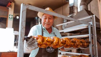 Donde Walter celebró su aniversario 20 evocando la historia de su familia y su emblemático pollo a la leña